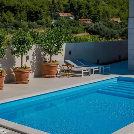 Villa Luxury Beachfront Korcula The Beach With Private Pool, Sauna And Gym At The Beach On Korcula Island - Prizba Blato (Korcula)
