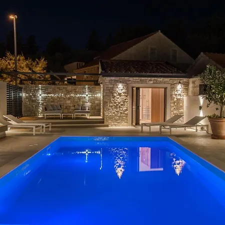 Luxury Beachfront Korcula The Beach With Private Pool, Sauna And Gym At The Beach On Korcula Island - Prizba Blato (Korcula)