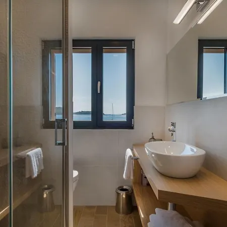 Villa Luxury Beachfront Korcula The Beach With Private Pool, Sauna And Gym At The Beach On Korcula Island - Prizba *