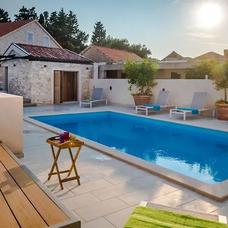 빌라 Luxury Beachfront Korcula The Beach With Private Pool, Sauna And Gym At The Beach On Korcula Island - Prizba